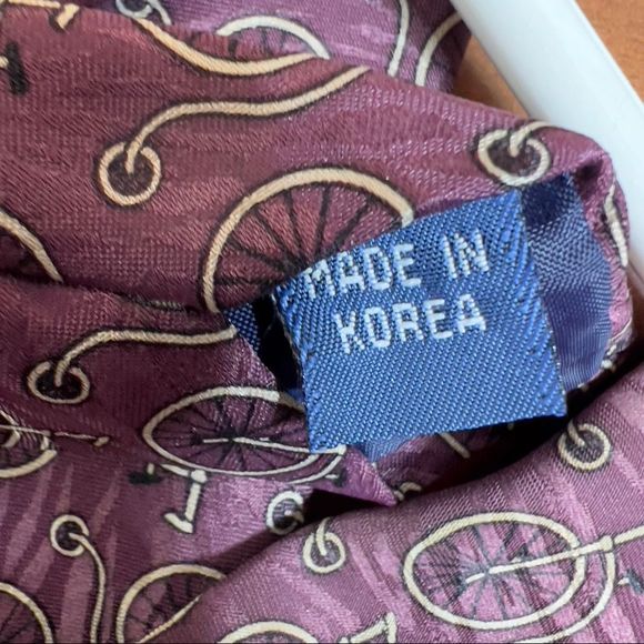 Vintage Disney Mickey Unlimited Tie - Picture 9 of 9